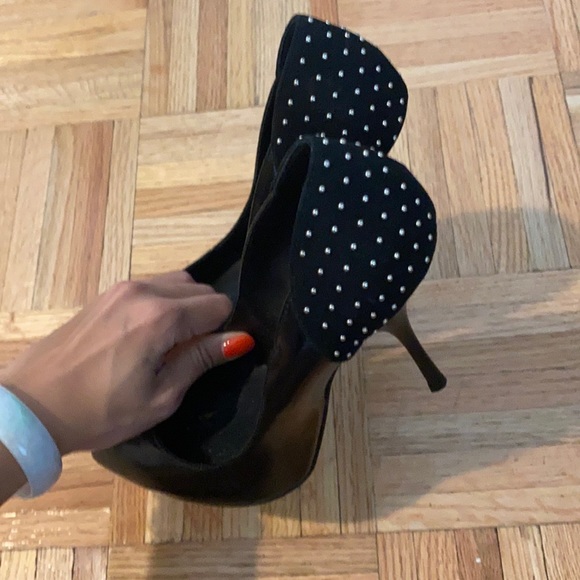 Barney’s heels - Picture 2 of 6